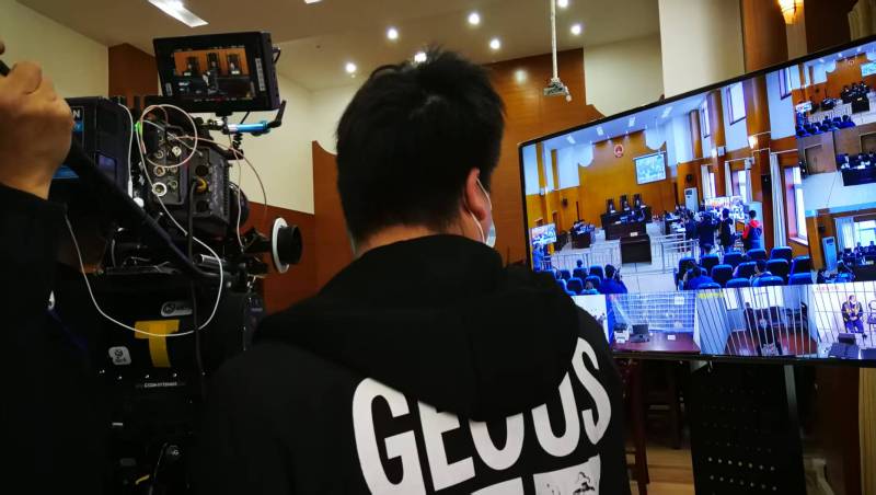 AI生成VS人工创意——抚顺广告片拍摄公司的技术浪漫主义实践